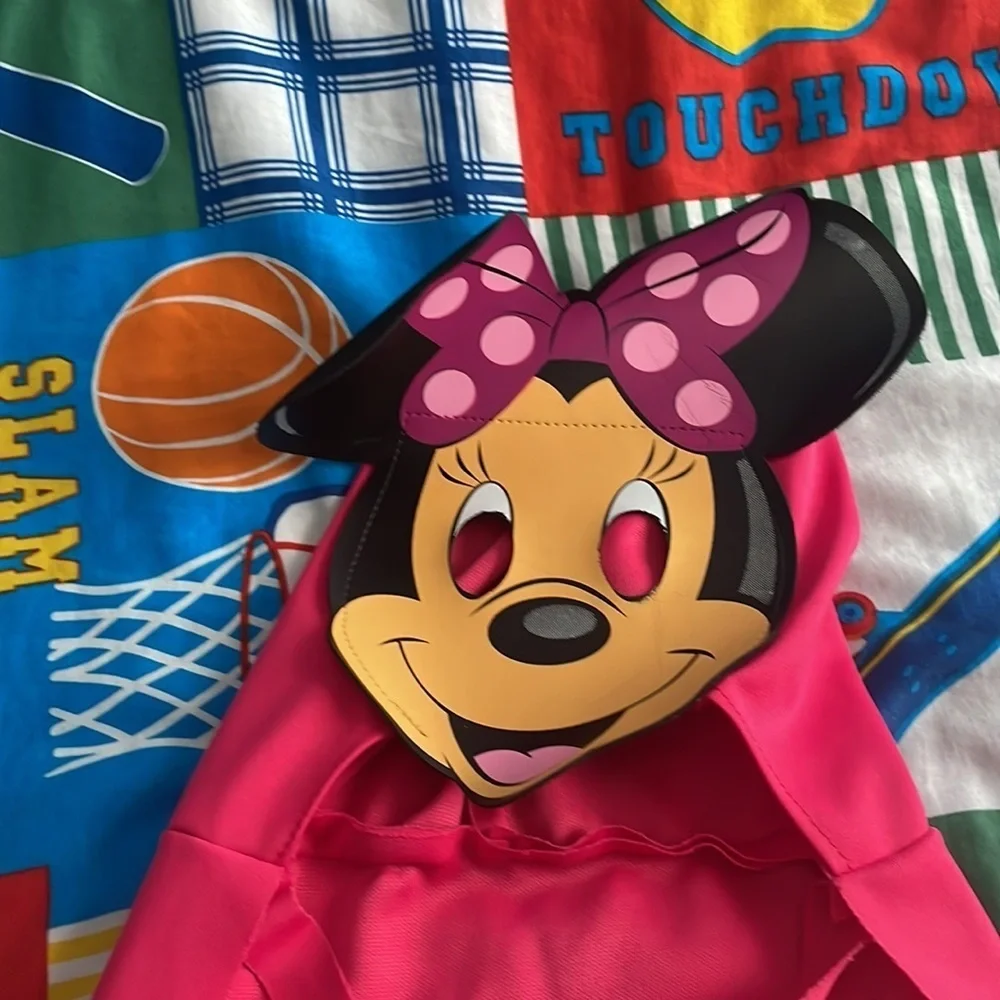 - Minnie Mouse cap
